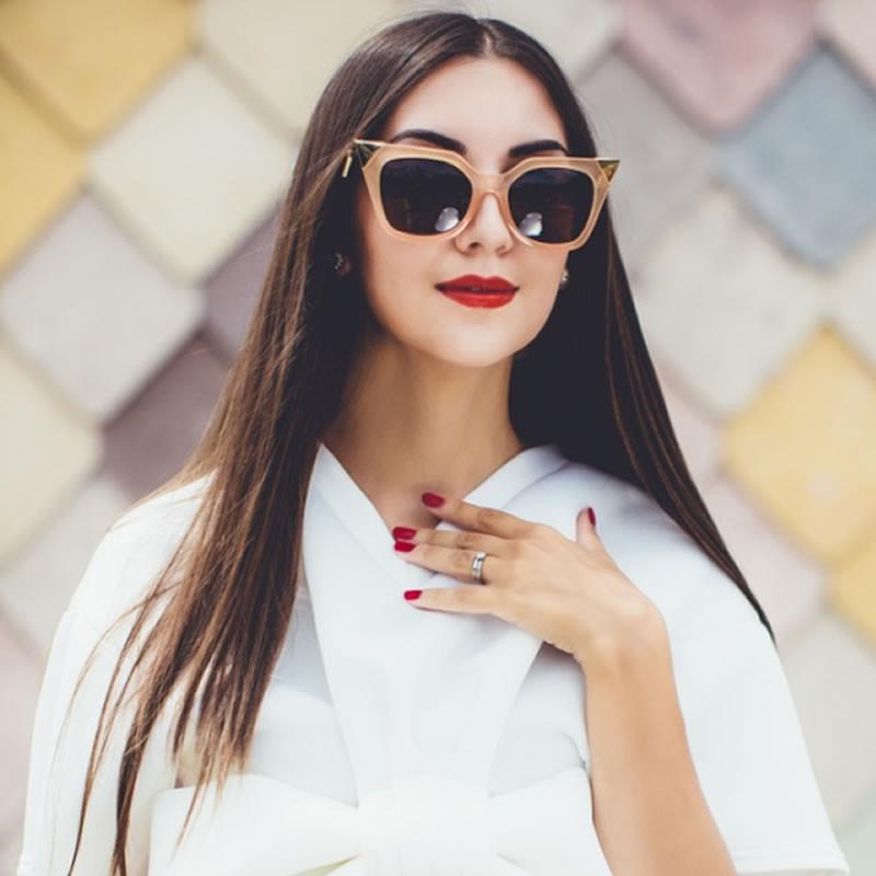 Gafas de sol modernas con montura de cuerno y punta caliente tipo ojo de gato A055