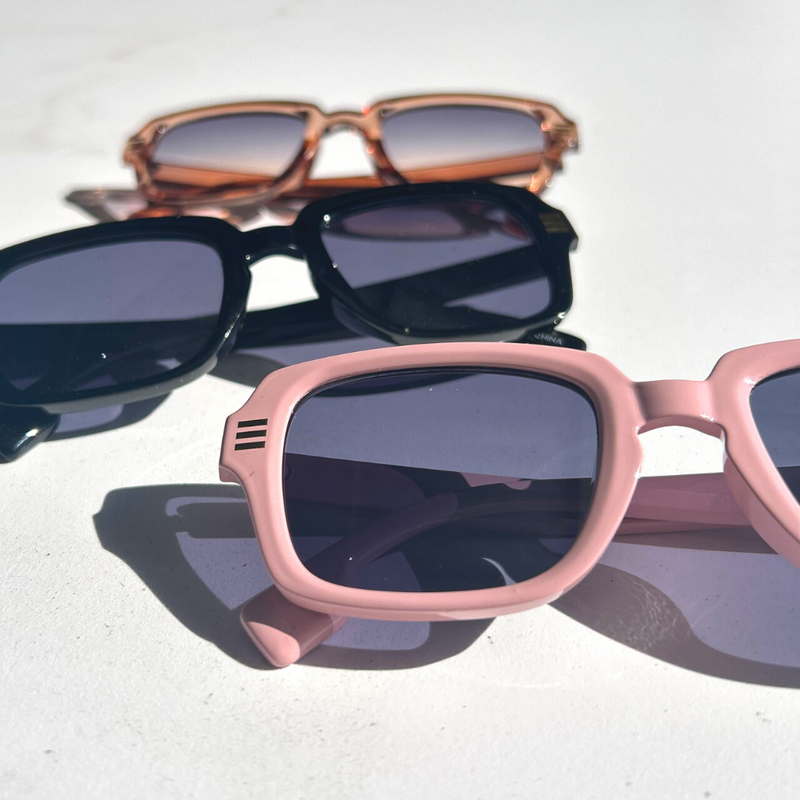 Gafas de sol cuadradas con montura de cuerno de media patilla Everyday D315