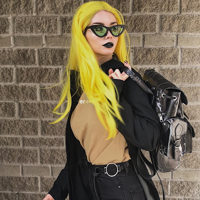 Gafas de sol retro con montura negra y lentes de color de ángulo plano C511 para mujer