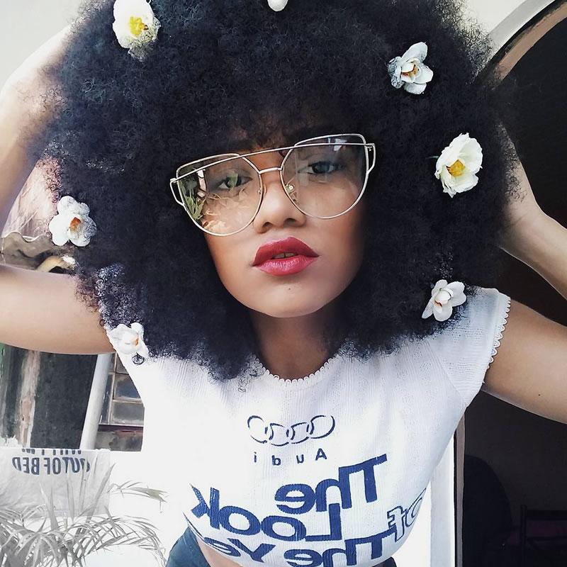 Gafas modernas de gran tamaño con lentes transparentes cortadas con láser A939