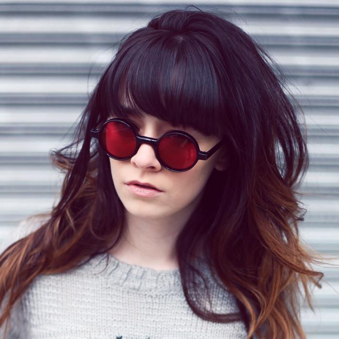 Pequeñas gafas de sol redondas retro estilo Lennon con lentes de color 8631