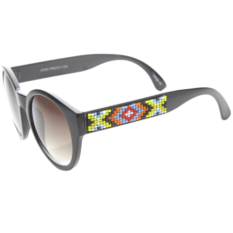 Gafas de sol estilo ojo de gato redondas con detalle de brazo y cuentas con estampado nativo bohemio A112