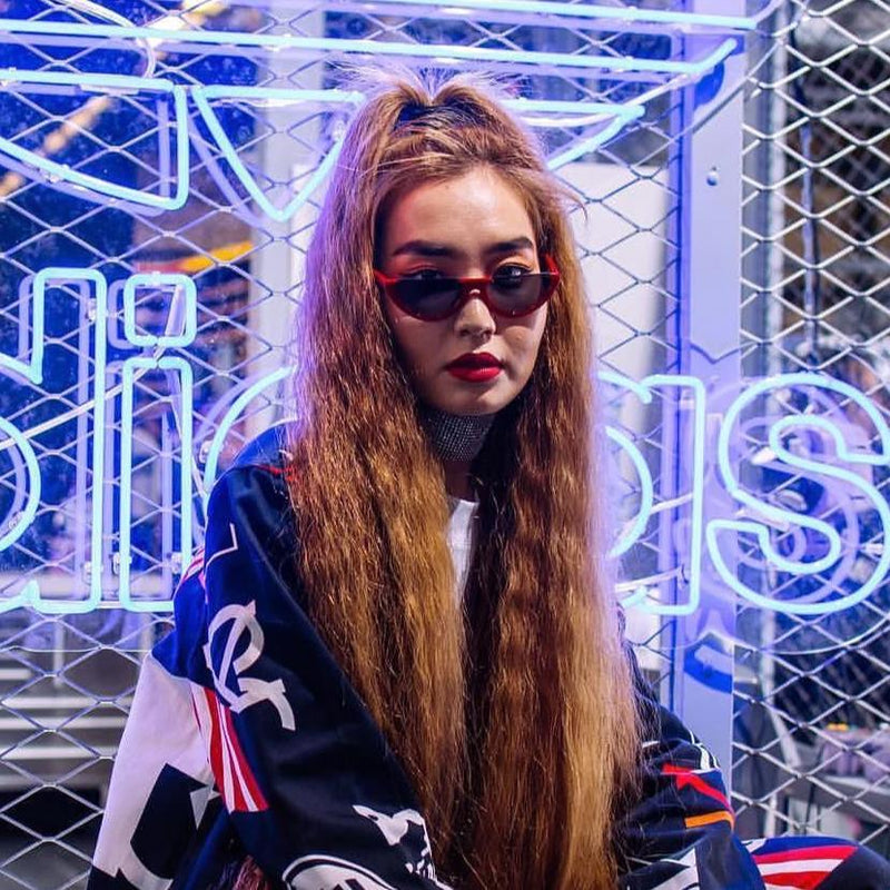 Gafas de sol estilo ojo de gato con forma de luna y parte superior plana retro de los años 90 C569