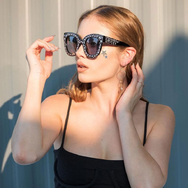 Gafas de sol con borde en forma de cuerno y diamantes de imitación de estrella de moda para mujer C579