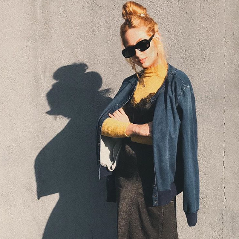 Gafas de sol artísticas retro modernas con lentes planas y bloque rectangular profundo C673