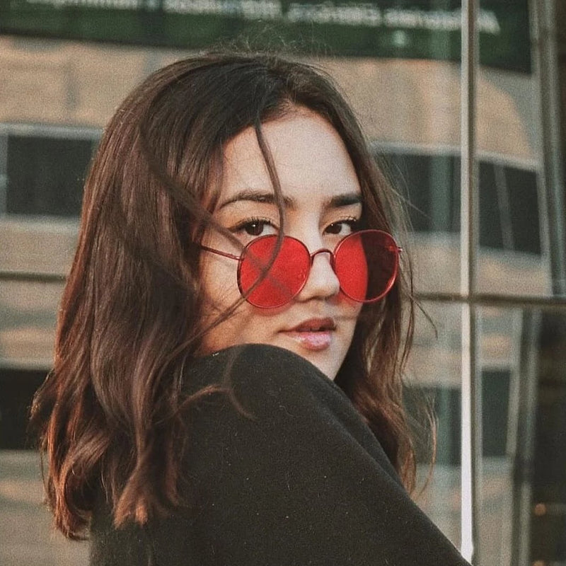 Gafas de sol con lentes planas de colores de tono redondos de moda retro C437