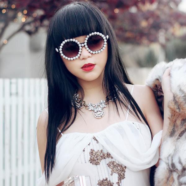 Extravagant Designer Pearl Fashion Round Sunglasses 8527